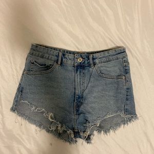 It's a blue Zara pants, size large